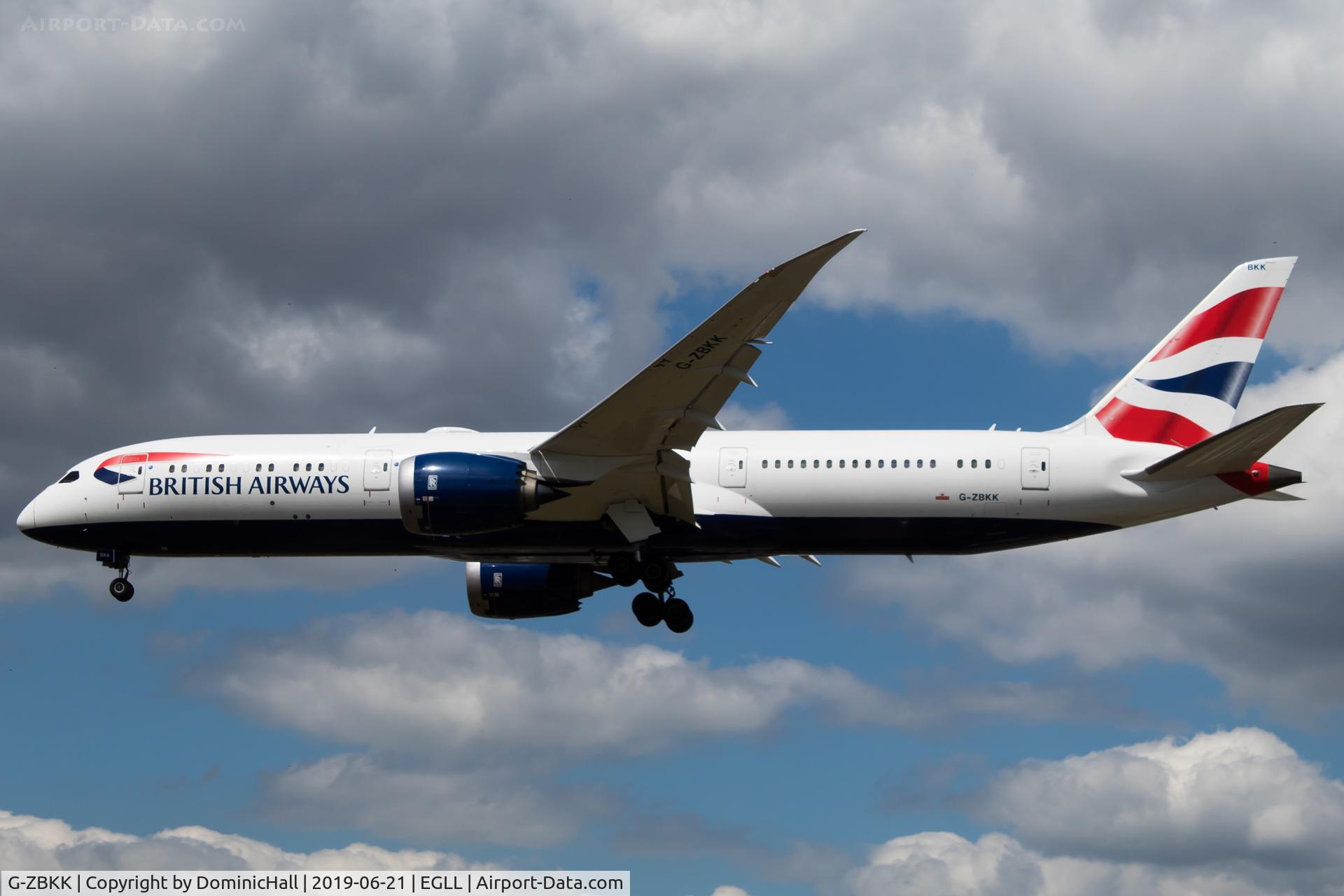 G-ZBKK, 2016 Boeing 787-9 Dreamliner C/N 38627, Landing RWY 27L