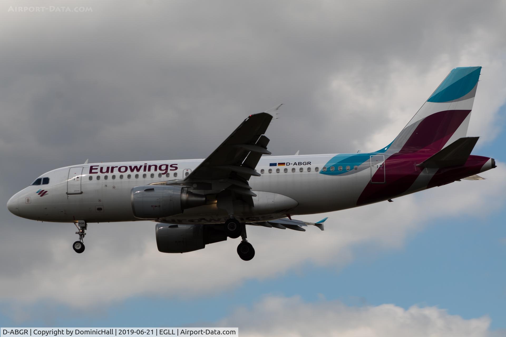 D-ABGR, 2008 Airbus A319-112 C/N 3704, Landing RWY 27L