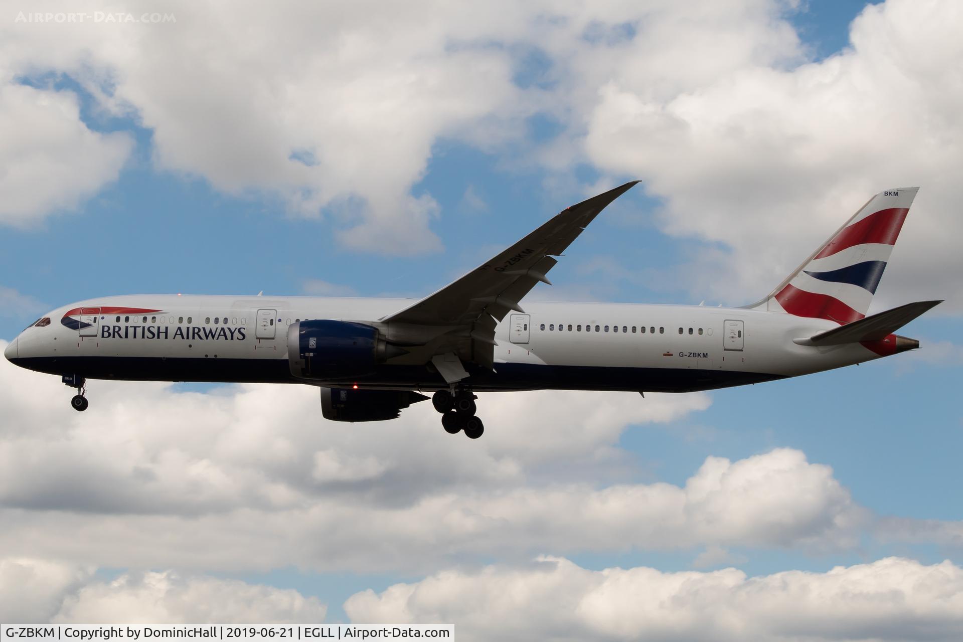 G-ZBKM, 2016 Boeing 787-9 Dreamliner Dreamliner C/N 38629, Landing RWY 27L