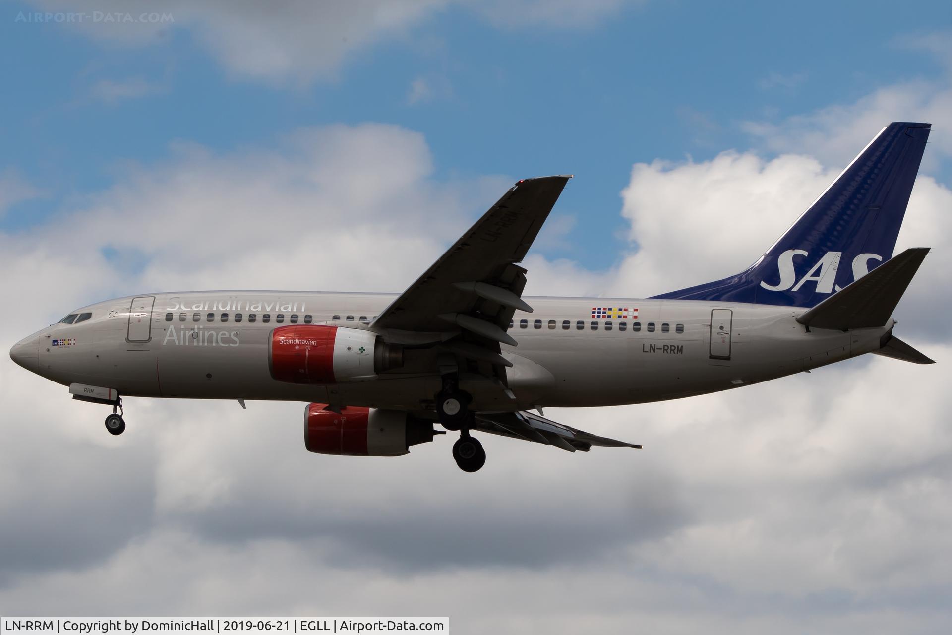 LN-RRM, 1999 Boeing 737-783 C/N 28314, Landing RWY 27L