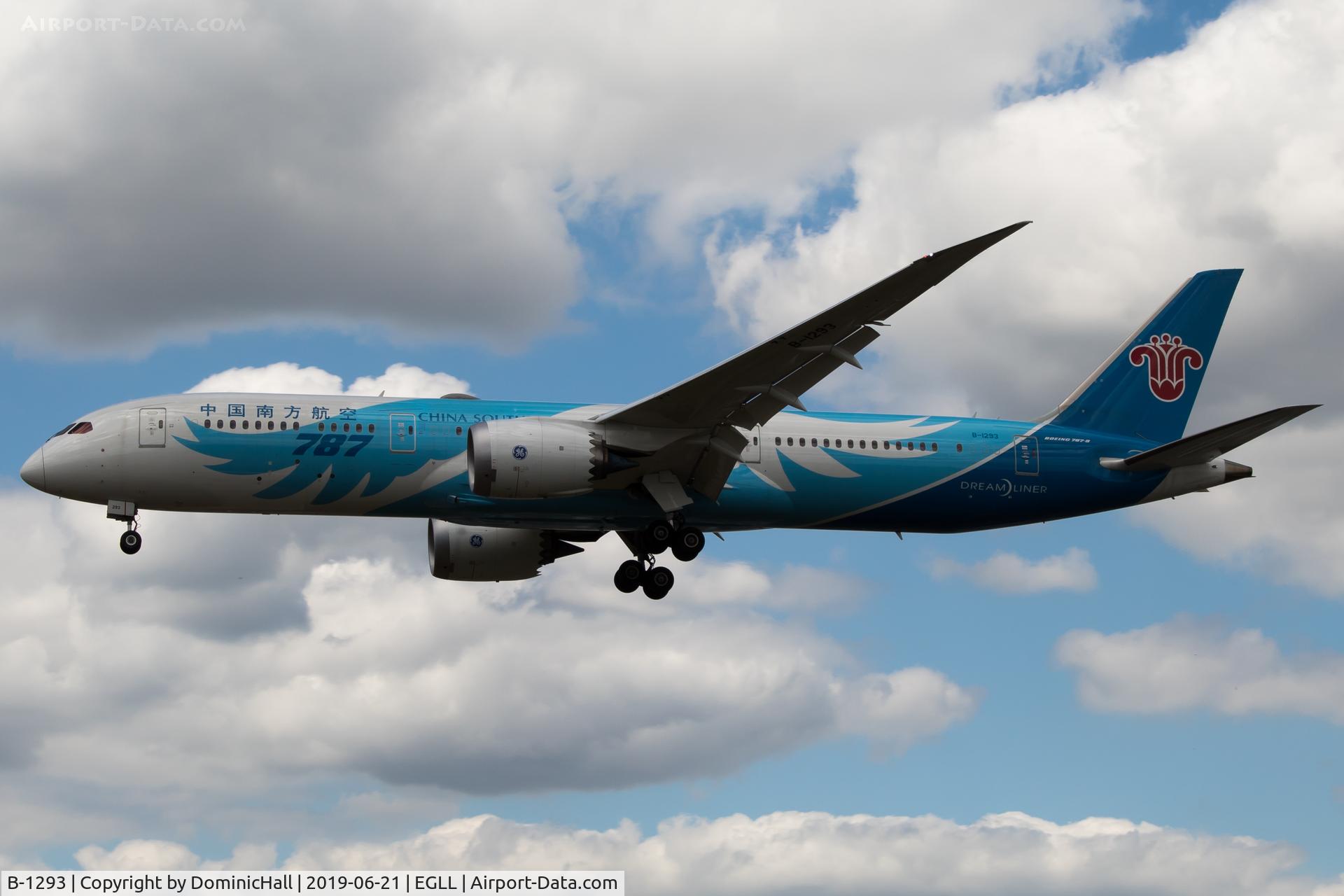B-1293, 2018 Boeing 787-9 Dreamliner Dreamliner C/N 63981, Landing RWY 27L
