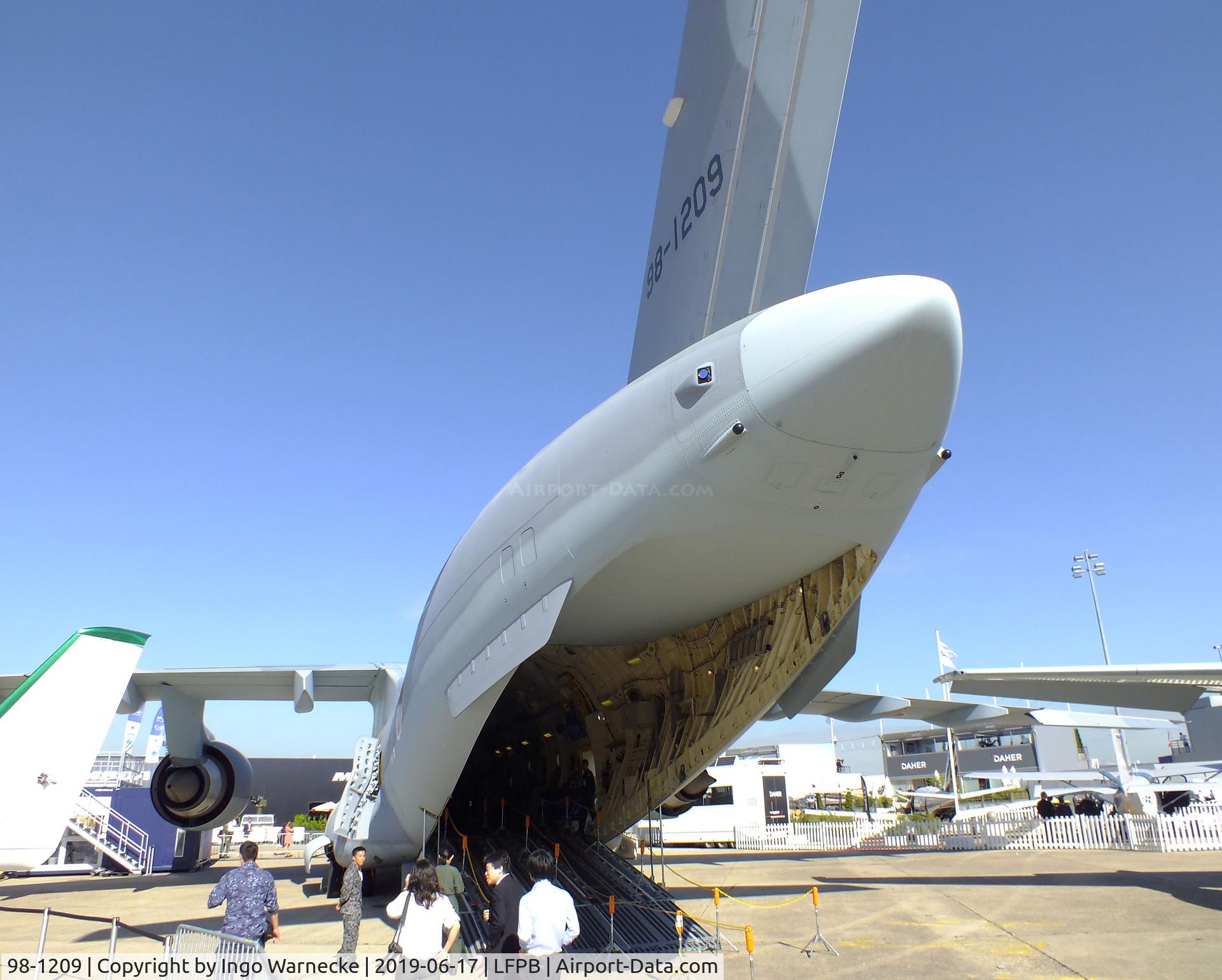 98-1209, Kawasaki C-2 C/N 9, Kawasaki C-2 of the JASDF at the Aerosalon 2019, Paris