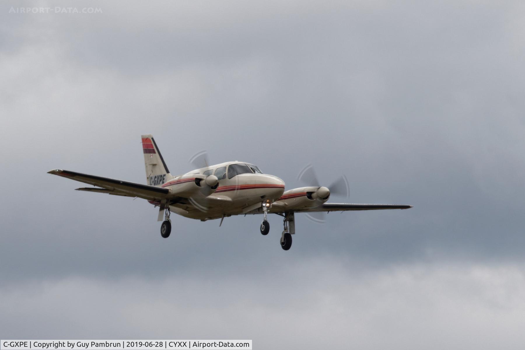 C-GXPE, 1978 Piper PA-31-310 Navajo Navajo C/N 31-7812106, Landing