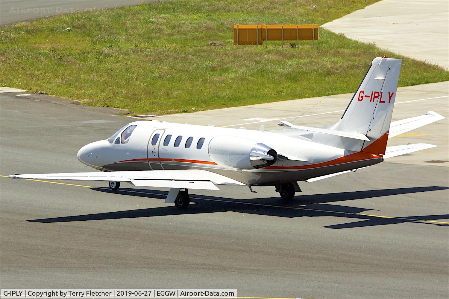 G-IPLY, 2000 Cessna 550 Citation Bravo C/N 550-0927, at Luton