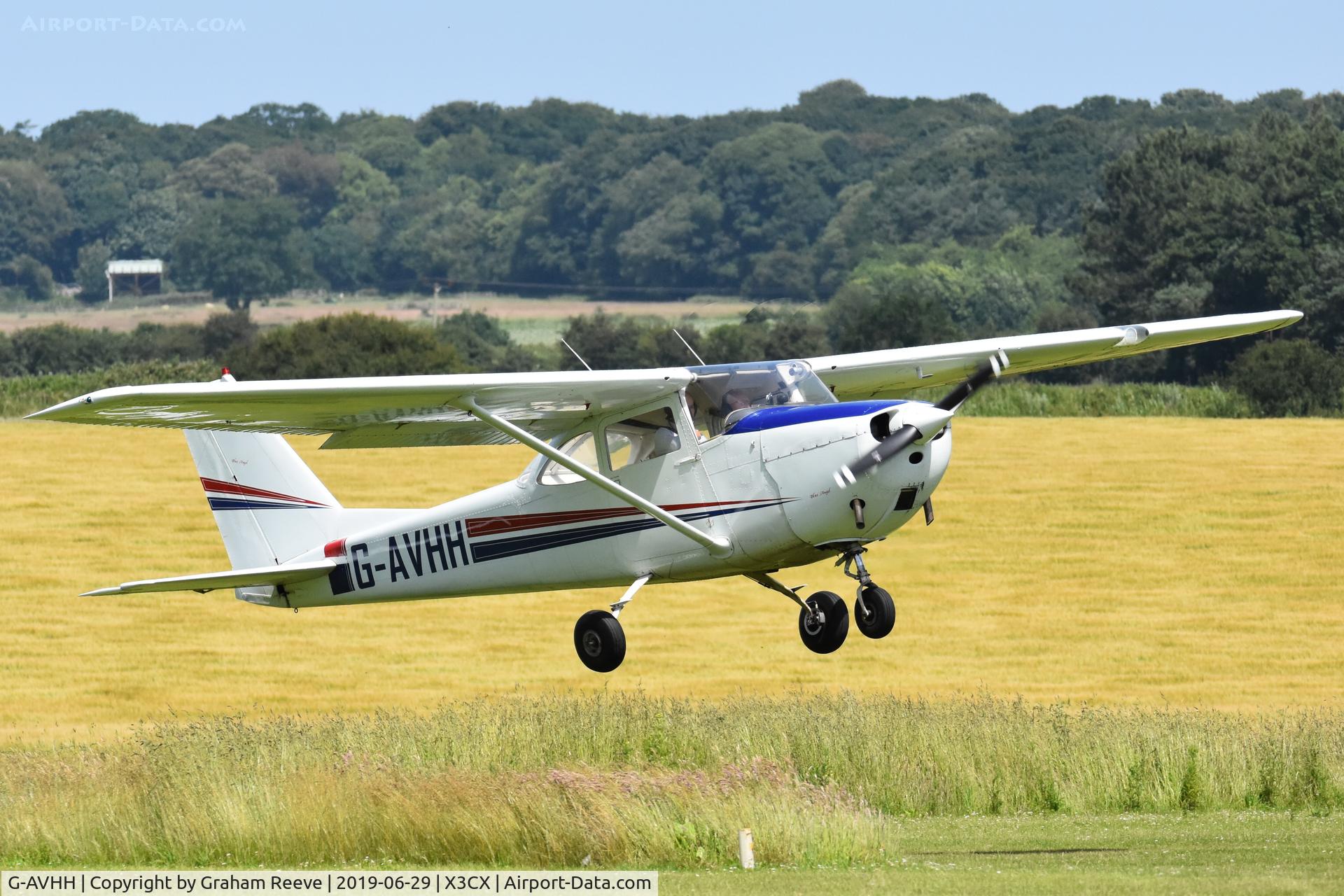 G-AVHH, 1967 Reims F172H Skyhawk C/N 0337, Departing from Northrepps.