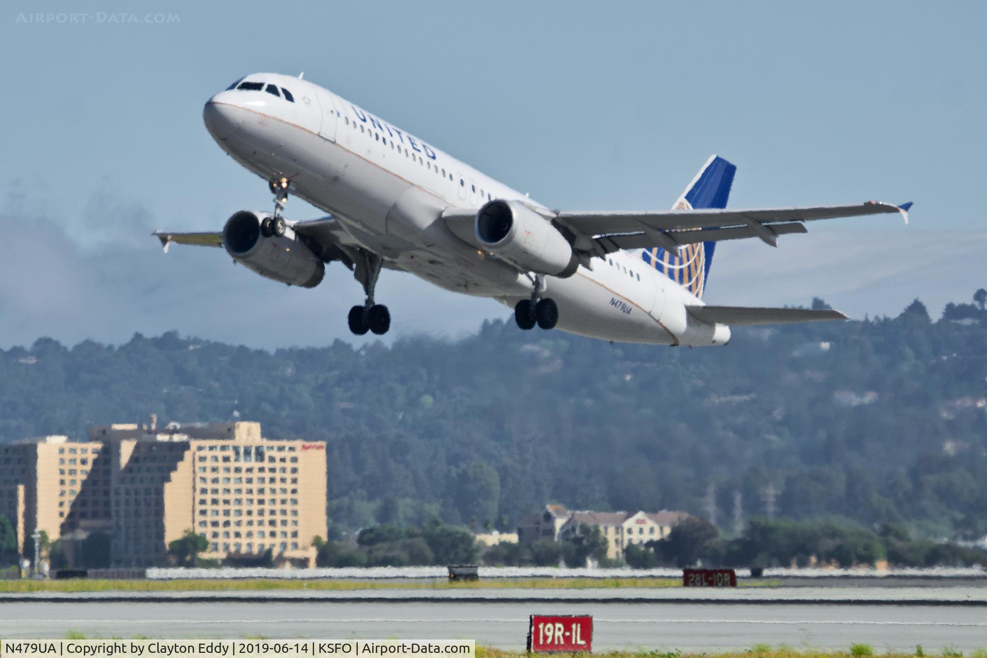 N479UA, 2001 Airbus A320-232 C/N 1538, Departing runway 01 SFO 2019.
