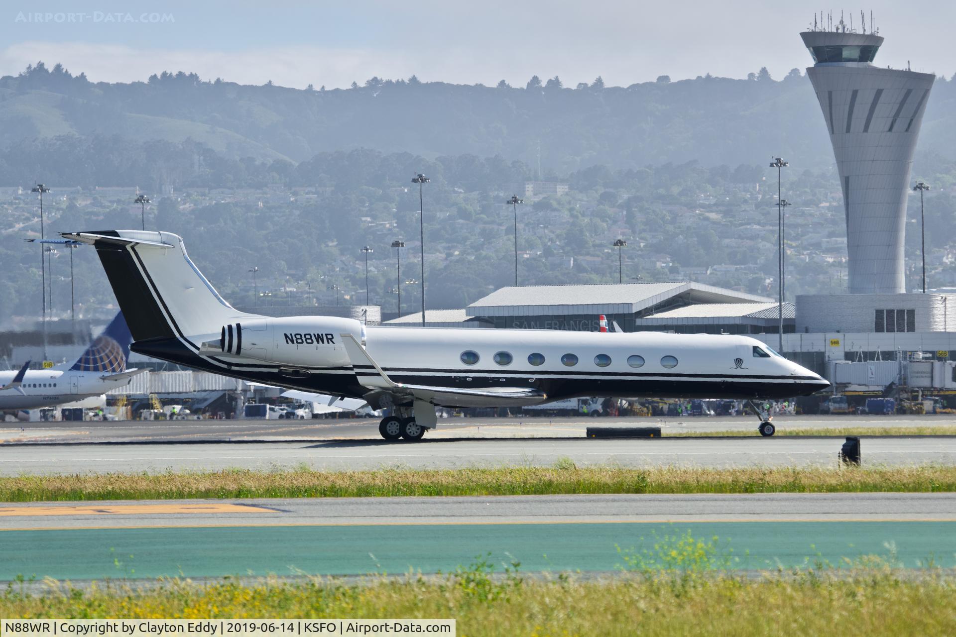 N88WR, 2007 Gulfstream Aerospace GIV-X (G450) C/N 4085, SFO 2019.