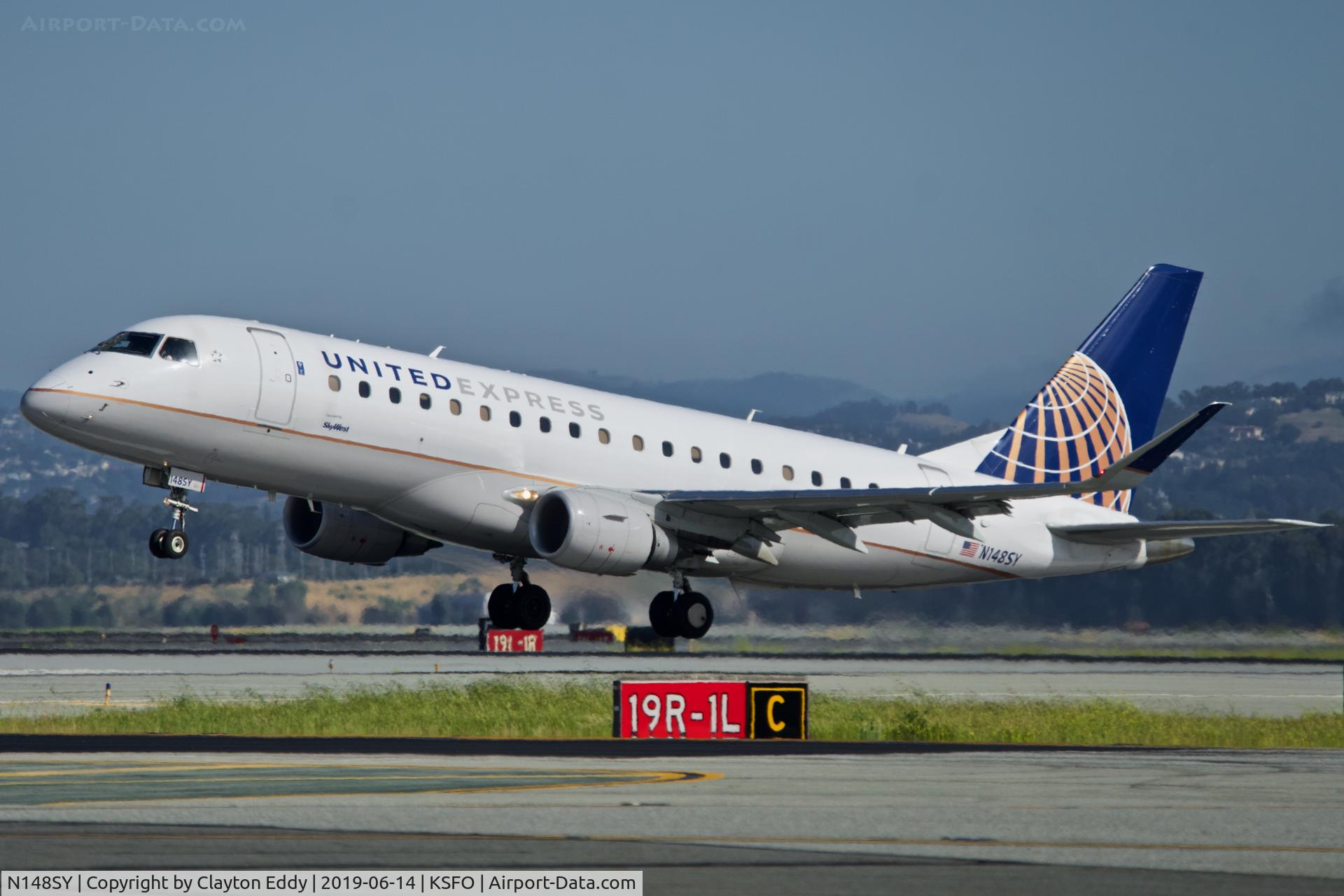 N148SY, 2015 Embraer 175LR (ERJ-170-200LR) C/N 17000492, Departing runway 01 SFO 2019.