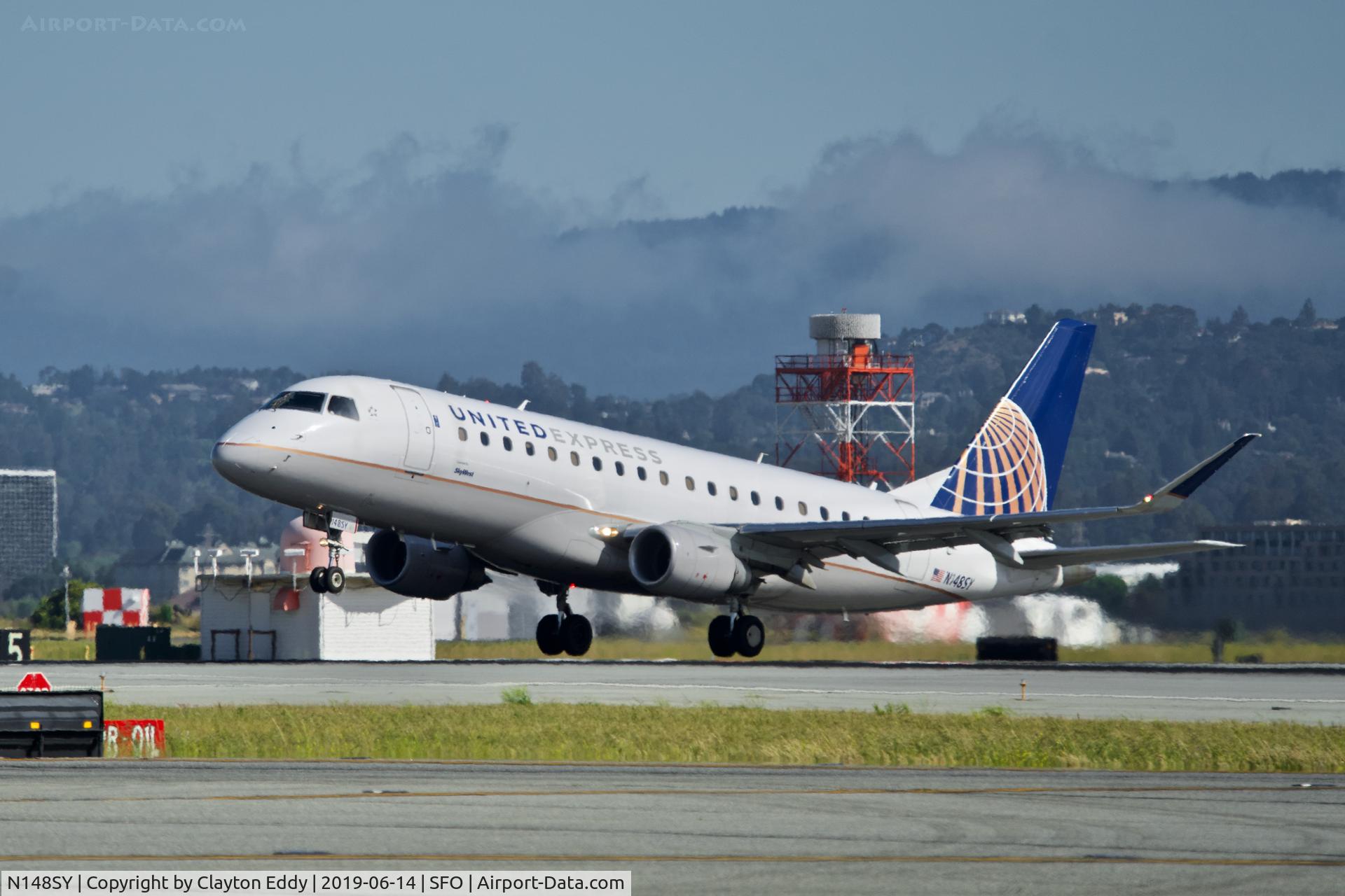 N148SY, 2015 Embraer 175LR (ERJ-170-200LR) C/N 17000492, Departing runway 01 SFO 2019.