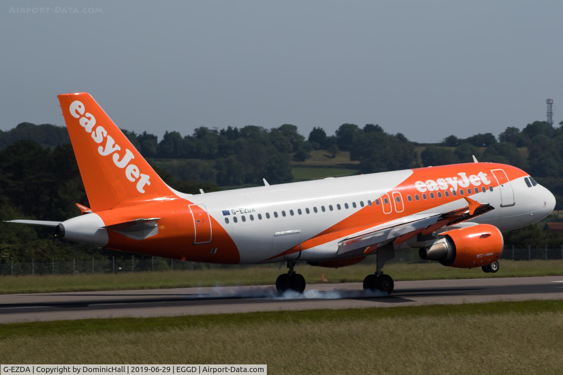 G-EZDA, 2008 Airbus A319-111 C/N 3413, Landing RWY 09