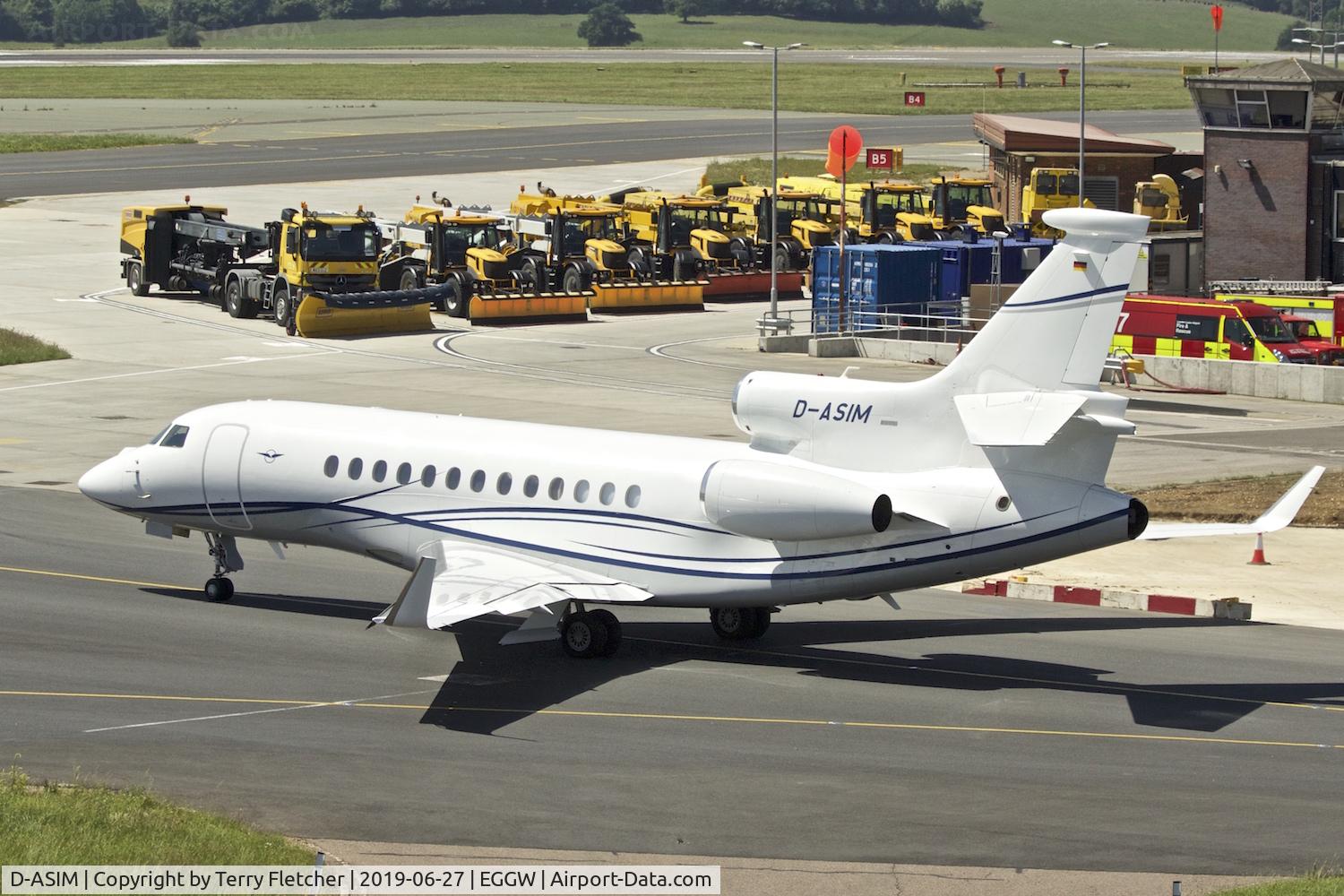 D-ASIM, 2013 Dassault Falcon 7X C/N 106, at Luton