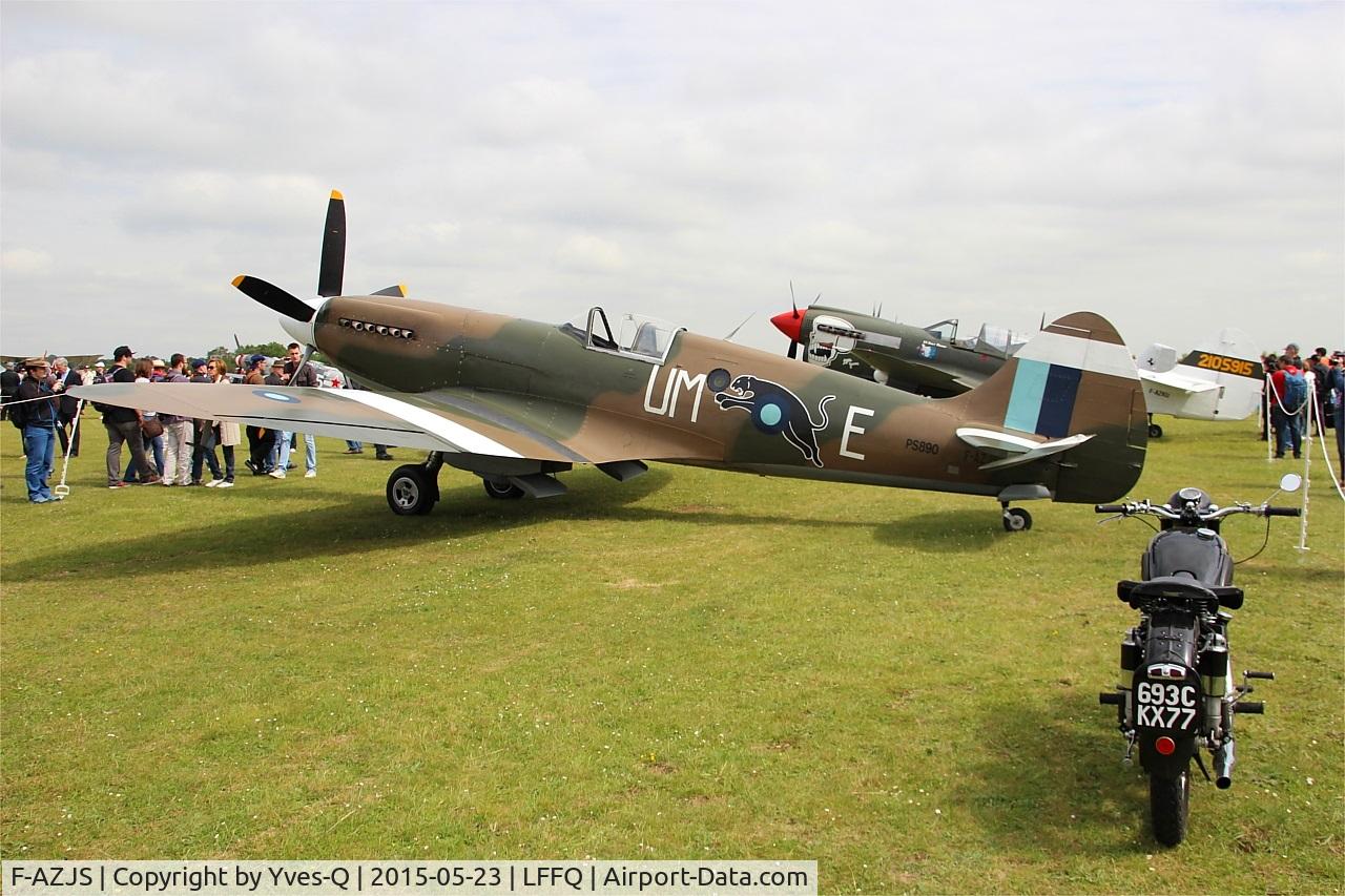 F-AZJS, 1944 Supermarine 389 Spitfire PR.XIX C/N 6S/585110, Supermarine 389 Spitfire PR.XIX, Static display, La Ferté-Alais airfield (LFFQ) Air show 2015