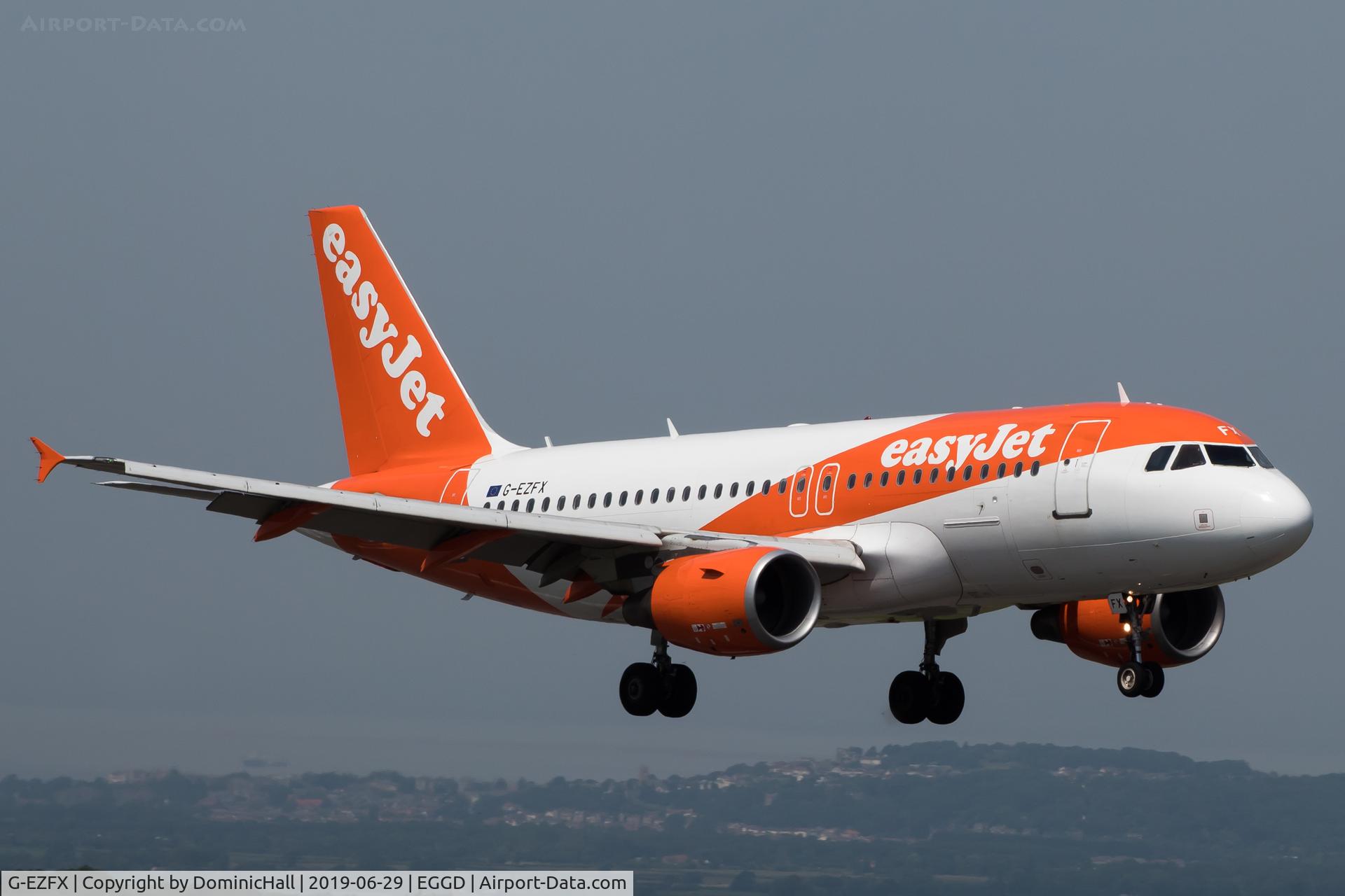 G-EZFX, 2010 Airbus A319-111 C/N 4385, Landing RWY 09