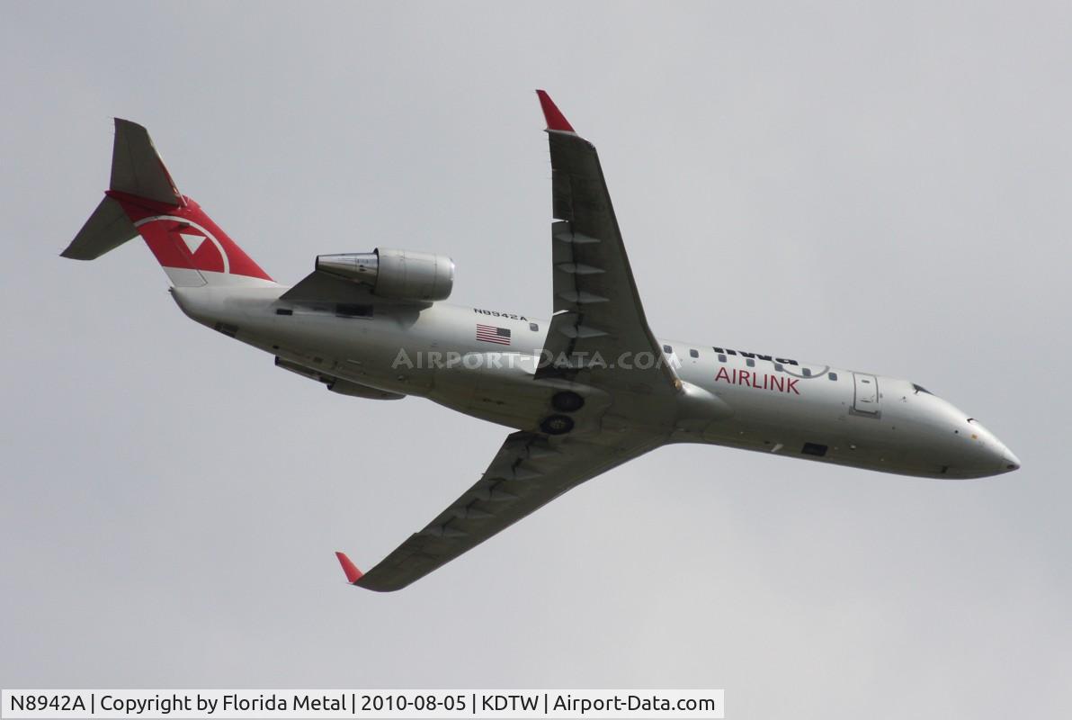 N8942A, 2004 Bombardier CRJ-200 (CL-600-2B19) C/N 7942, DTW Spotting