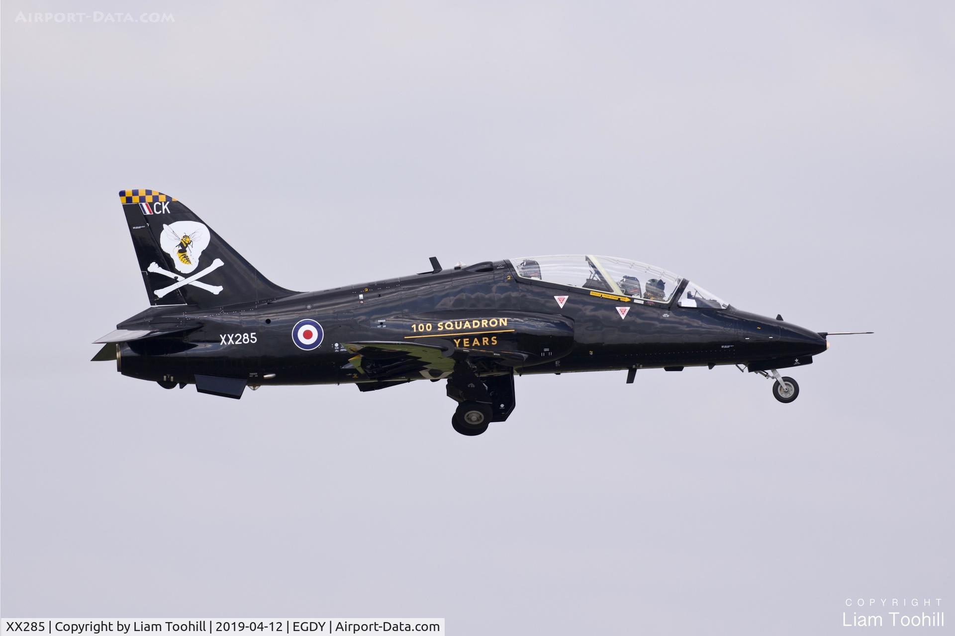 XX285, 1979 Hawker Siddeley Hawk T.1A C/N 111/312110, XX285 taking off at RNAS Yeovilton