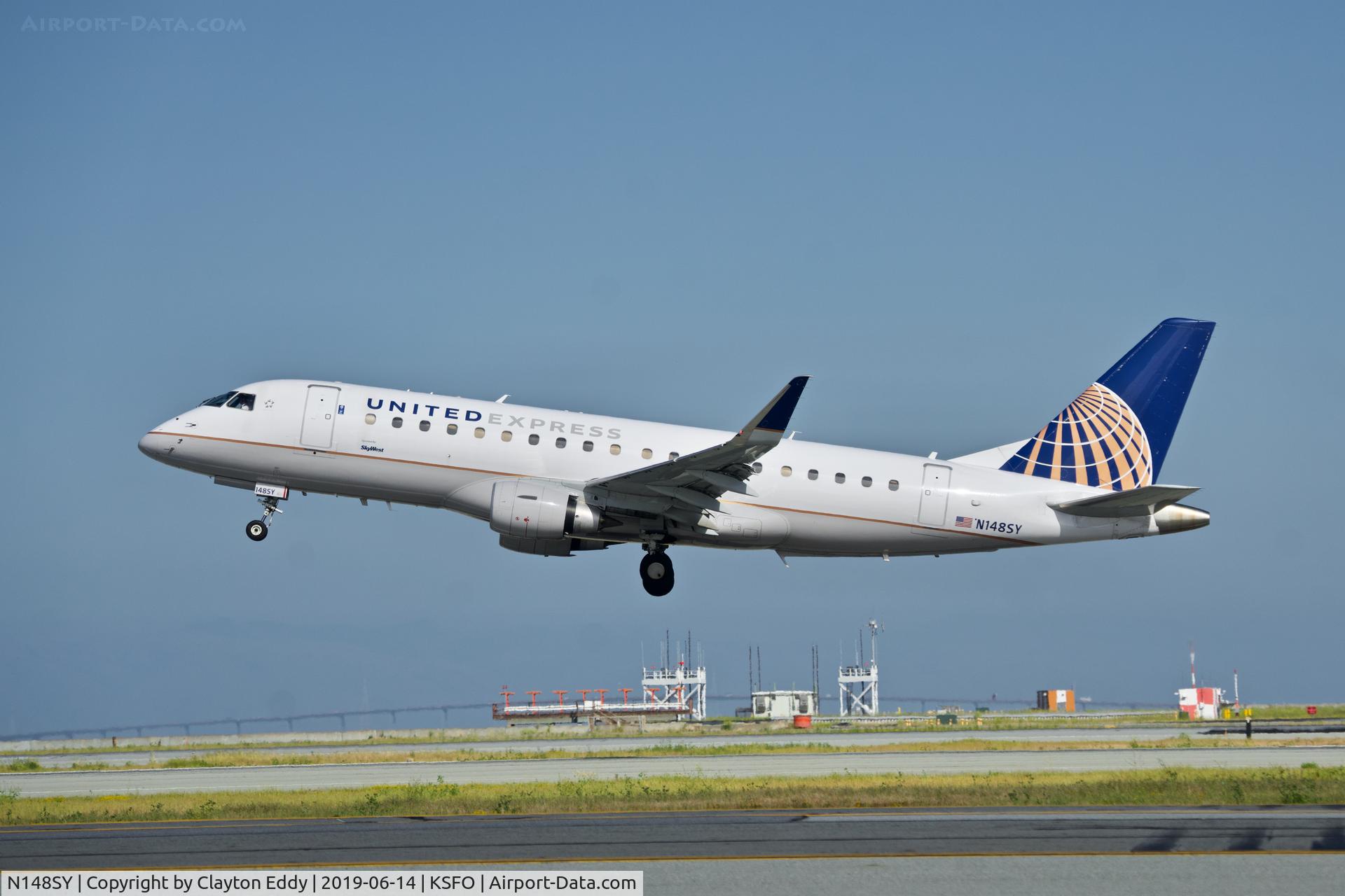 N148SY, 2015 Embraer 175LR (ERJ-170-200LR) C/N 17000492, Departing runway 01 SFO 2019.