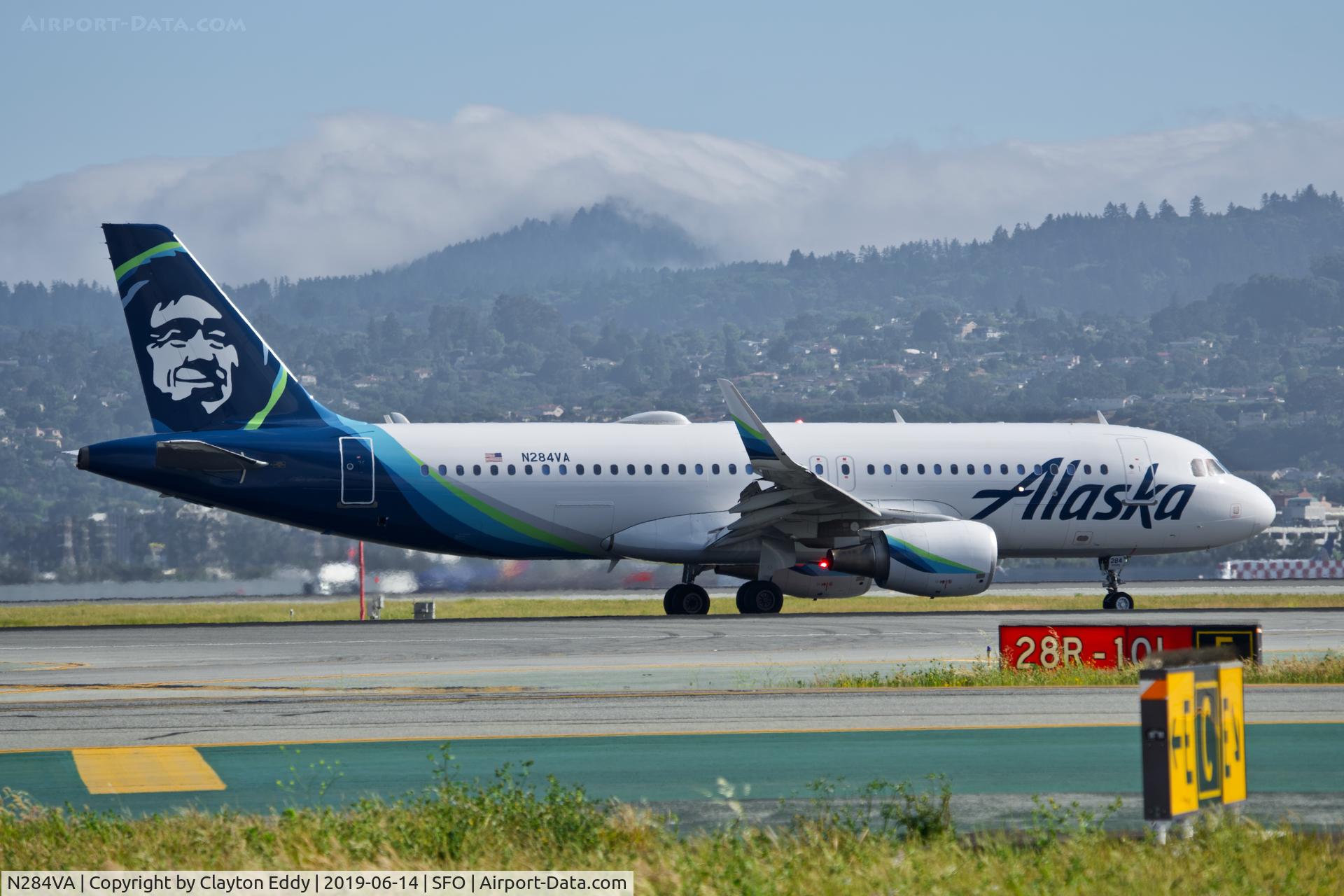 N284VA, 2015 Airbus A320-214 C/N 6835, SFO 2019.