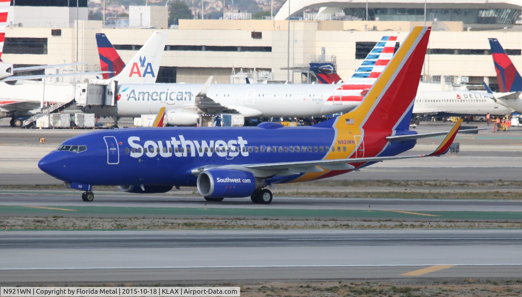 N921WN, 2008 Boeing 737-7H4 C/N 36626, LAX spotting