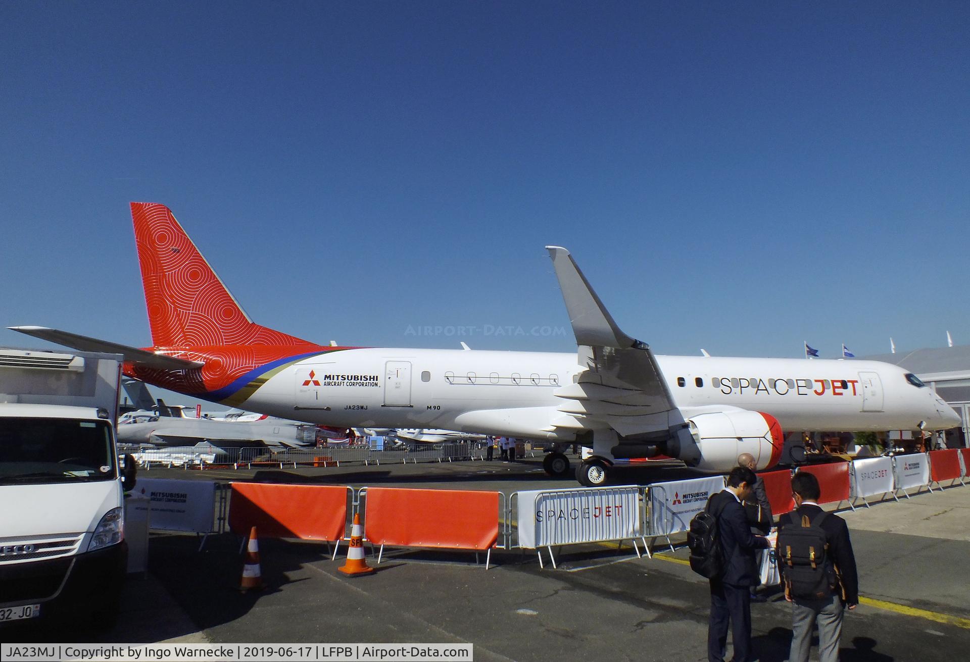 JA23MJ, 2016 Mitsubishi MRJ-90STD C/N 10003, Mitsubishi MRJ-90STD Spacejet at the Aerosalon 2019, Paris