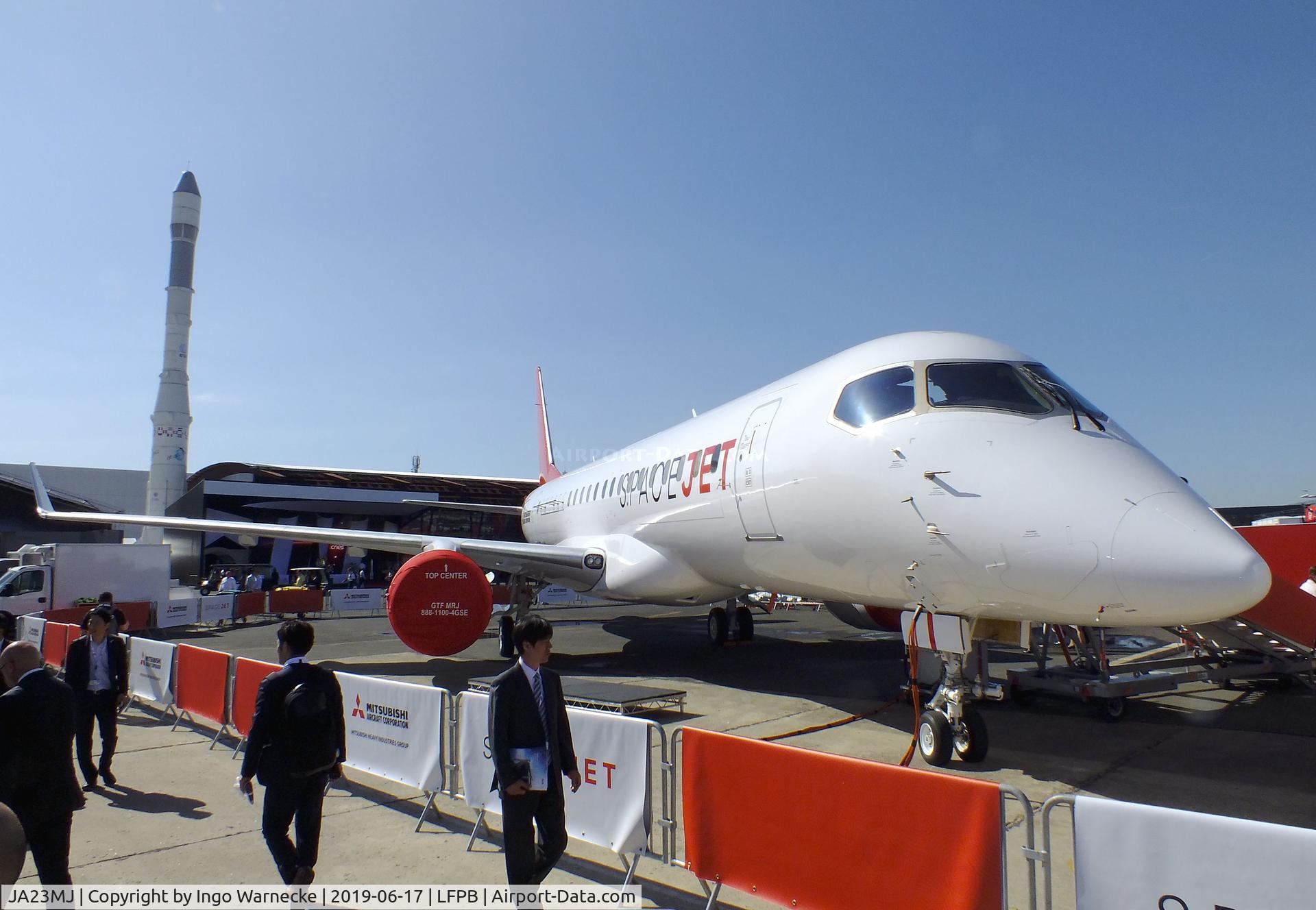 JA23MJ, 2016 Mitsubishi MRJ-90STD C/N 10003, Mitsubishi MRJ-90STD Spacejet at the Aerosalon 2019, Paris