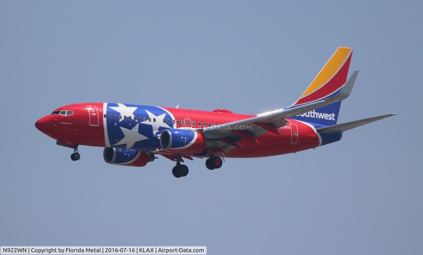N922WN, 2008 Boeing 737-7H4 C/N 32461, LAX spotting