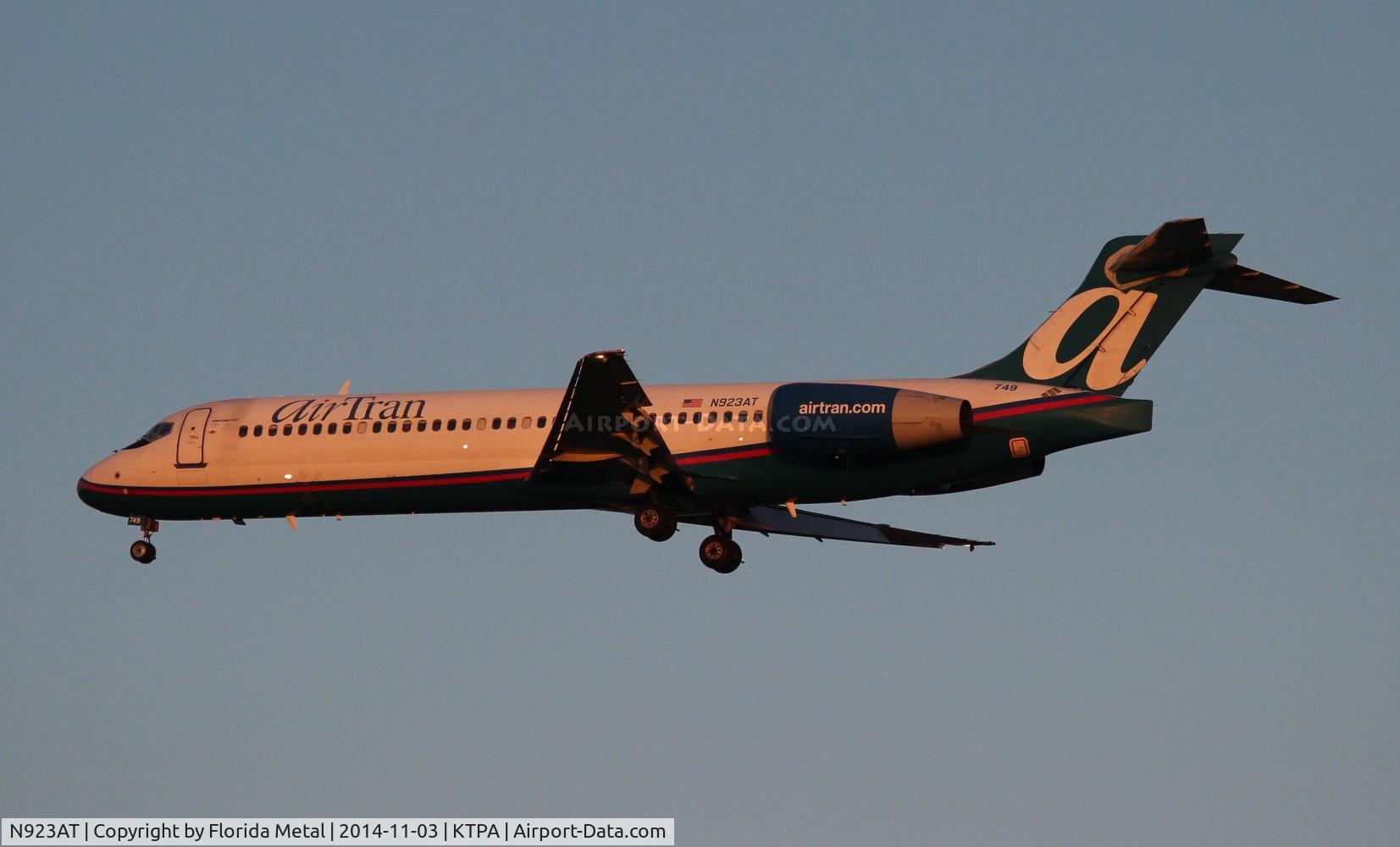 N923AT, 2005 Boeing 717-200 C/N 55051, TPA spotting
