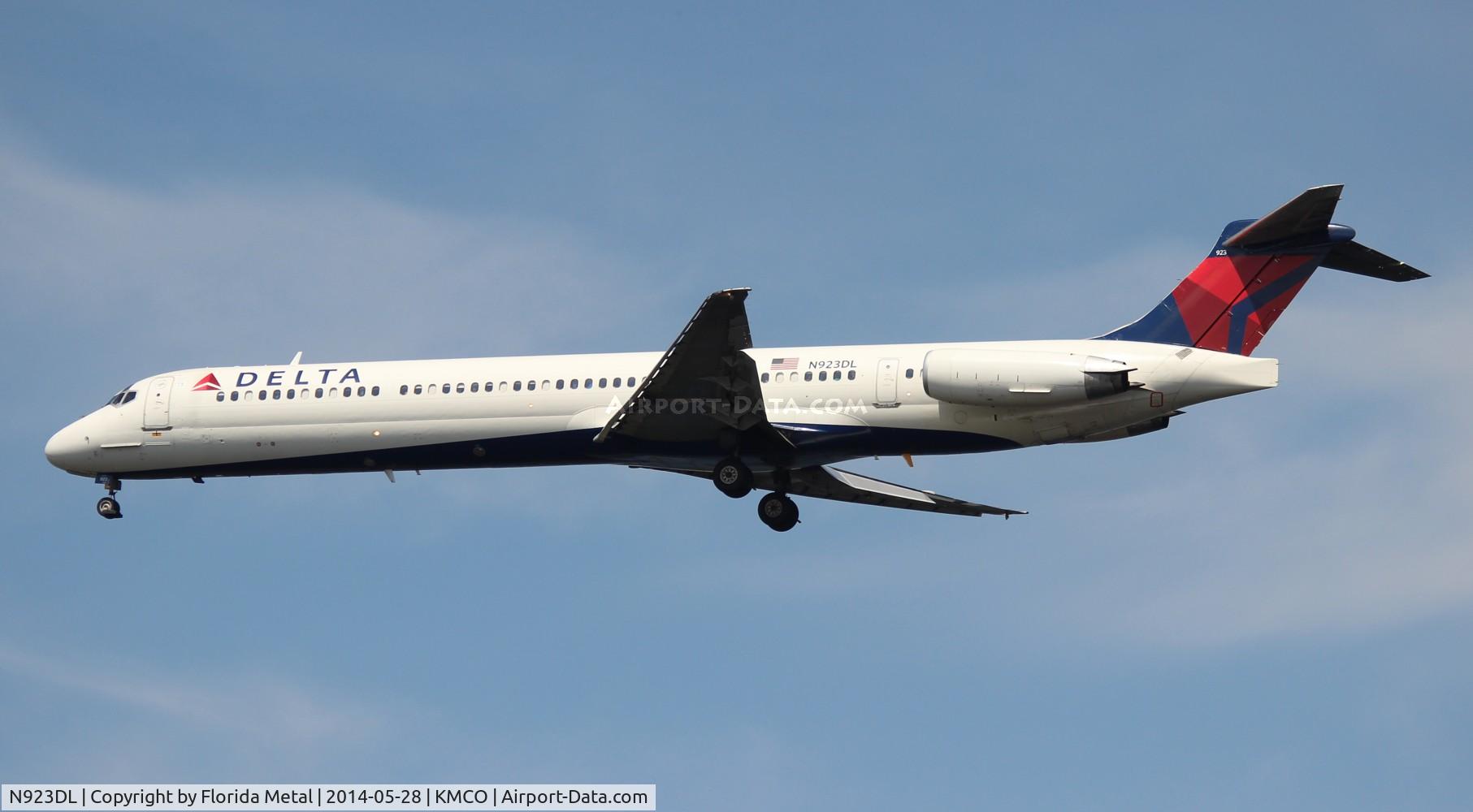 N923DL, 1988 McDonnell Douglas MD-88 C/N 49705, MCO spotting