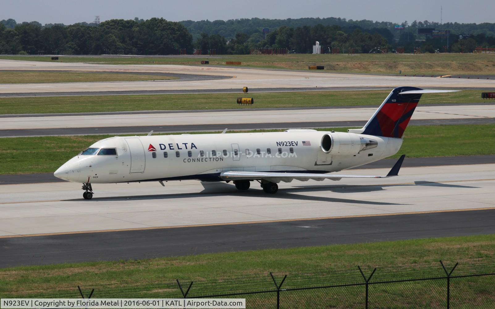 N923EV, 2003 Bombardier CRJ-200ER (CL-600-2B19) C/N 7826, ATL spotting