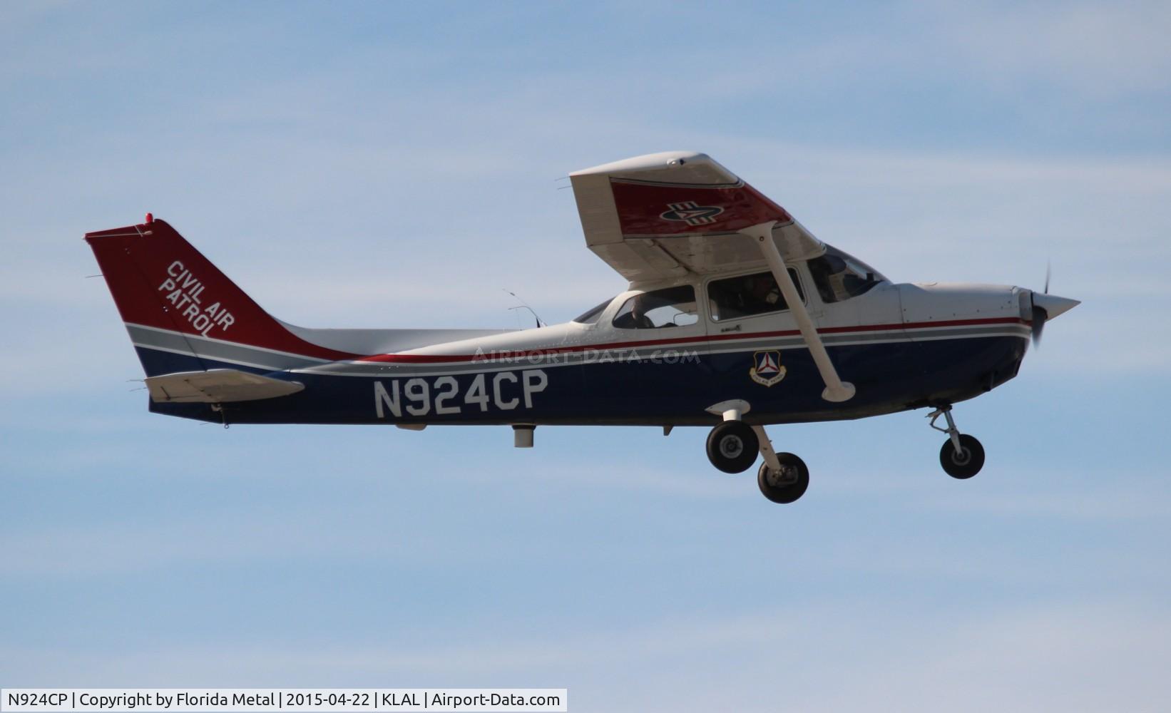 N924CP, 2001 Cessna 172S C/N 172S8912, Sun N fun 2015