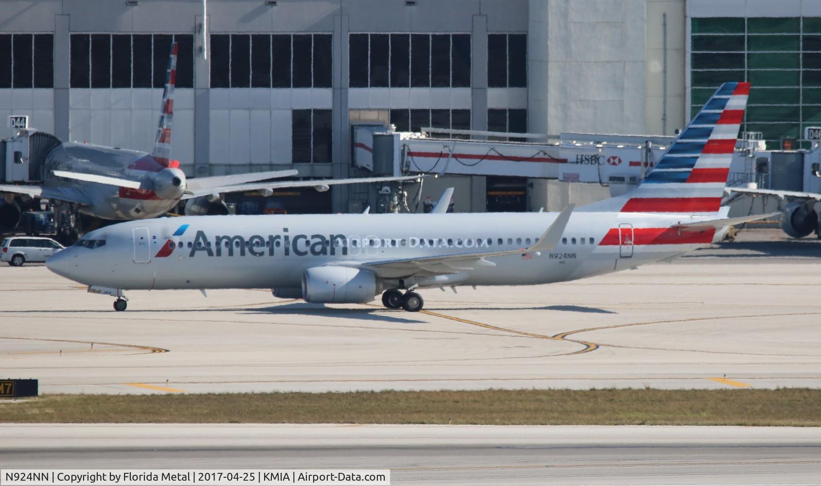 N924NN, 2013 Boeing 737-823 C/N 33486, MIA spotting