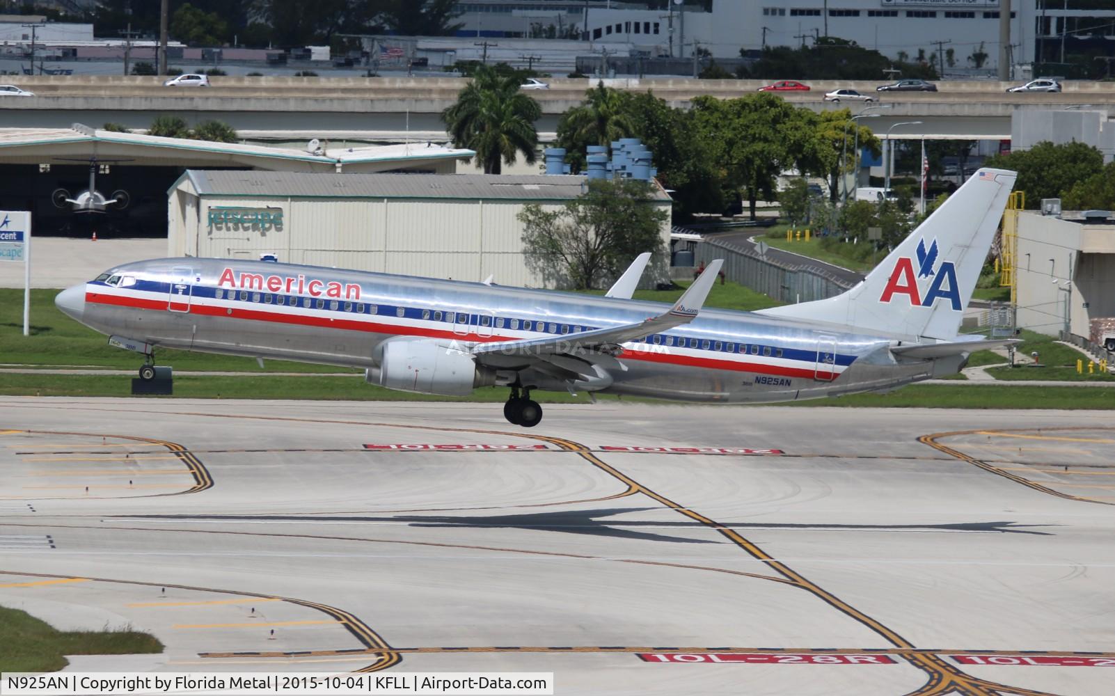 N925AN, 1999 Boeing 737-823 C/N 29526, FLL spotting