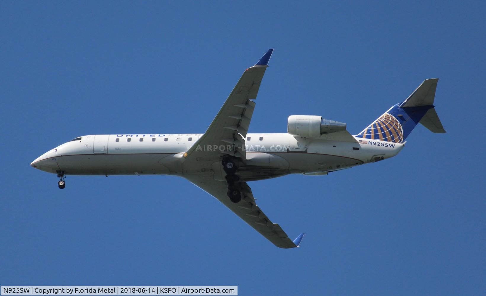 N925SW, 2002 Bombardier CRJ-200LR (CL-600-2B19) C/N 7682, SFO spotting