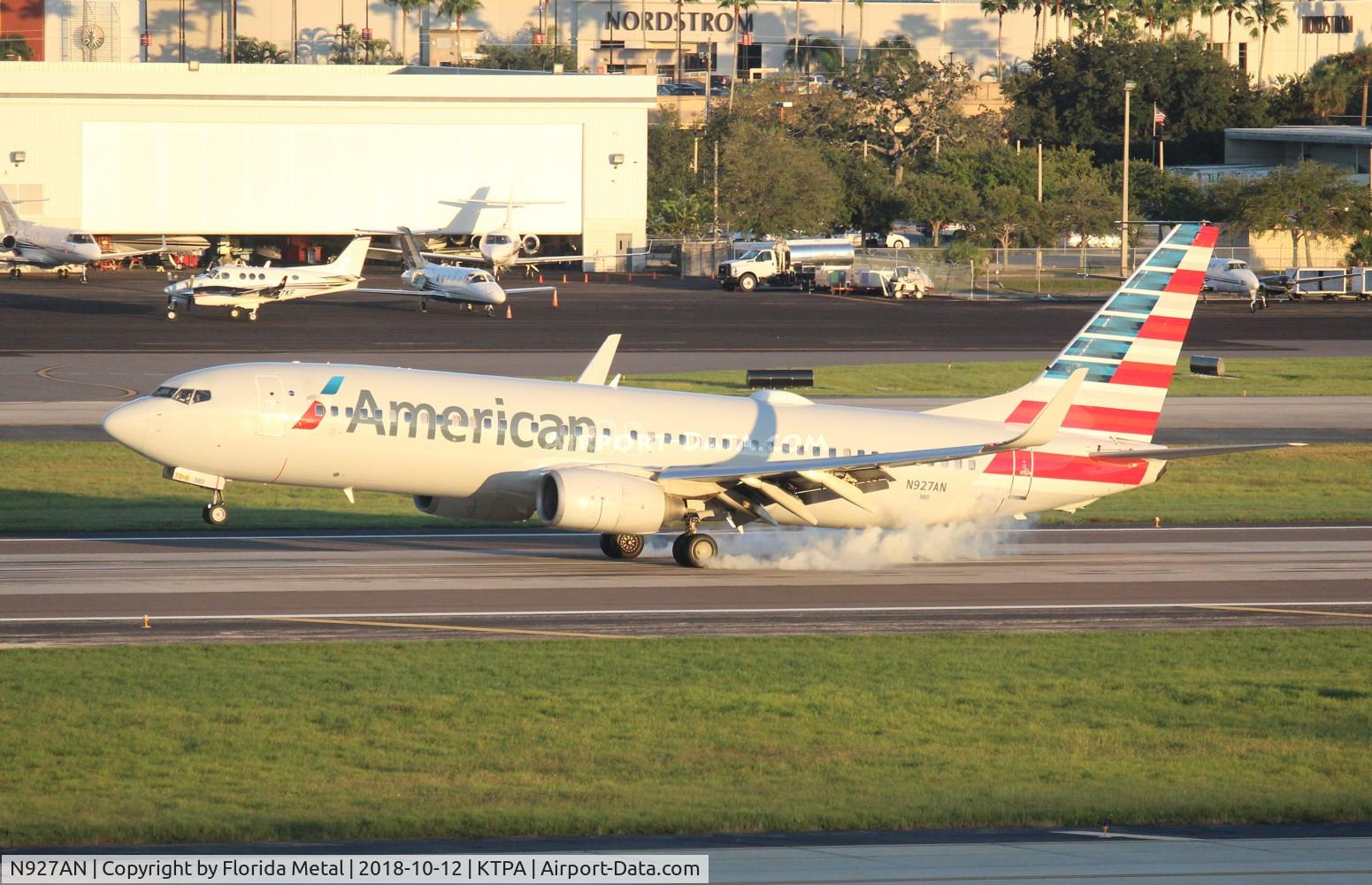N927AN, 2000 Boeing 737-823 C/N 30077, TPA spotting