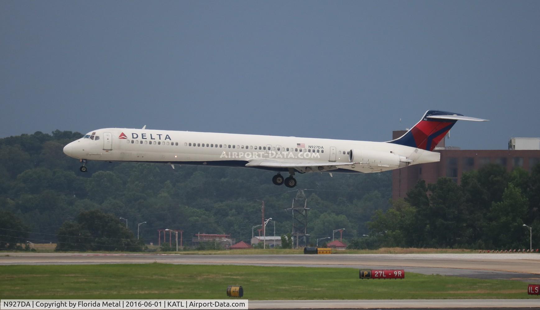 N927DA, 1988 McDonnell Douglas MD-88 C/N 49714, ATL spotting
