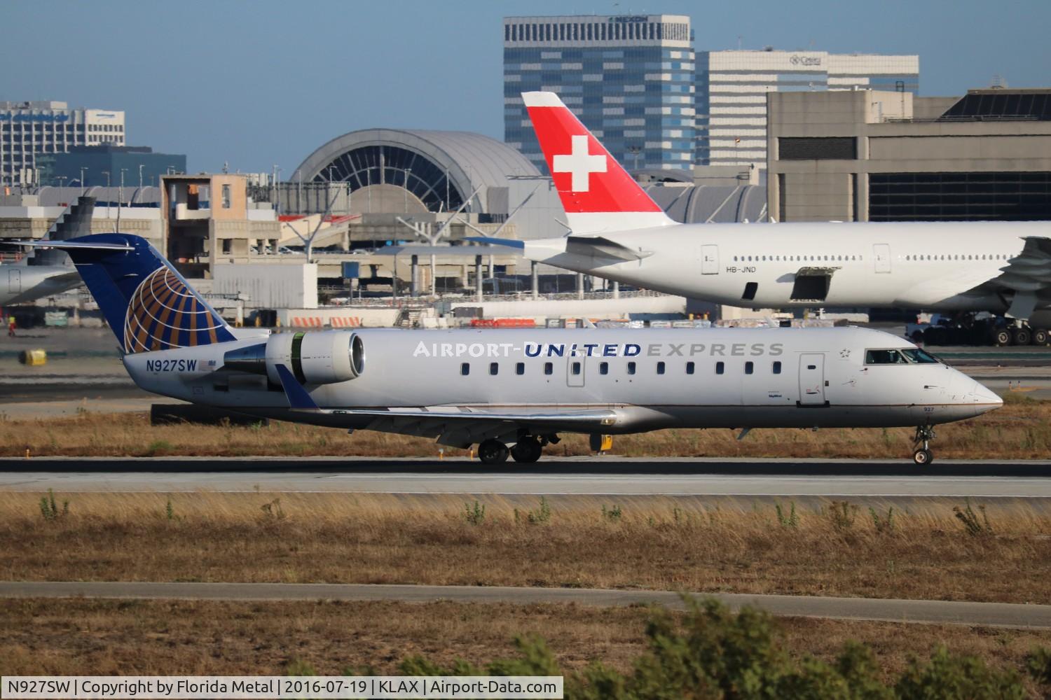 N927SW, 2002 Bombardier CRJ-200ER (CL-600-2B19) C/N 7693, LAX spotting