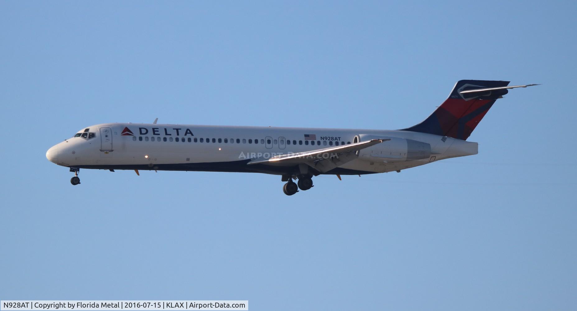 N928AT, 2000 Boeing 717-200 C/N 55076, LAX spotting