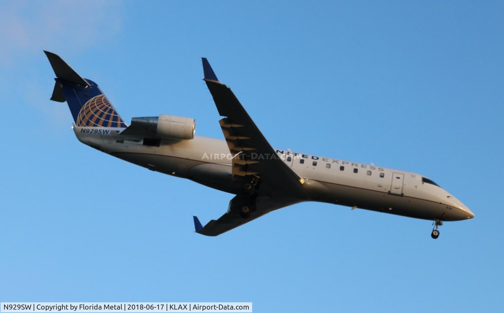 N929SW, 2002 Bombardier CRJ-200LR (CL-600-2B19) C/N 7703, LAX spotting