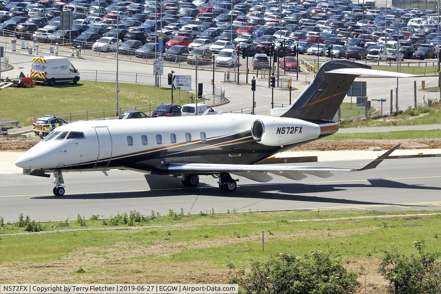 N572FX, 2014 Bombardier Challenger 350 (BD-100-1A10) C/N 20521, at Luton