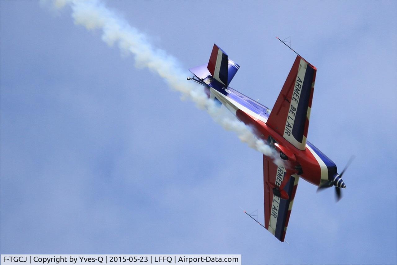 F-TGCJ, Extra EA-330SC C/N 05, Extra 330SC, French Air Force aerobatic team, On display, La Ferté-Alais (LFFQ) air show 2015