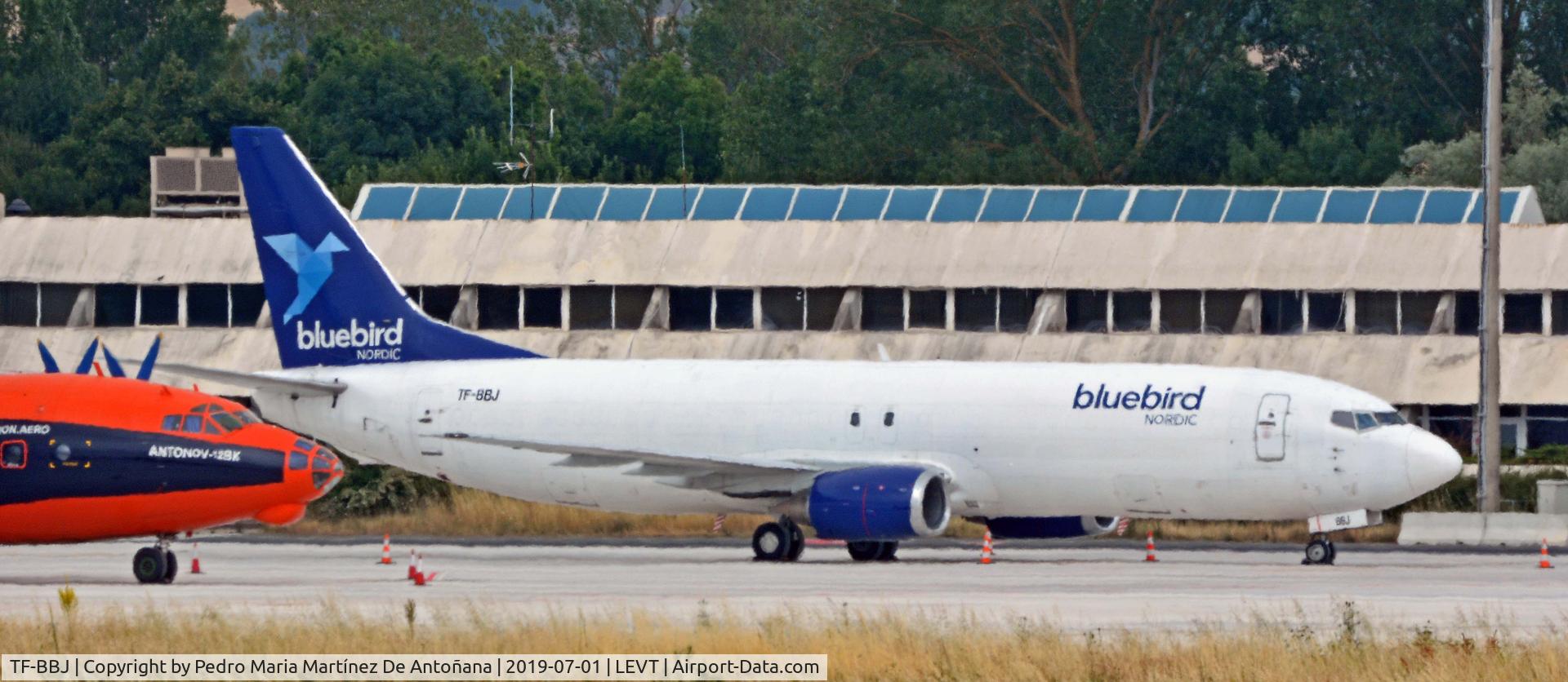 TF-BBJ, 1990 Boeing 737-476 C/N 24436, Aeropuerto de Foronda - Vitoria-Gasteiz - Euskadi - España