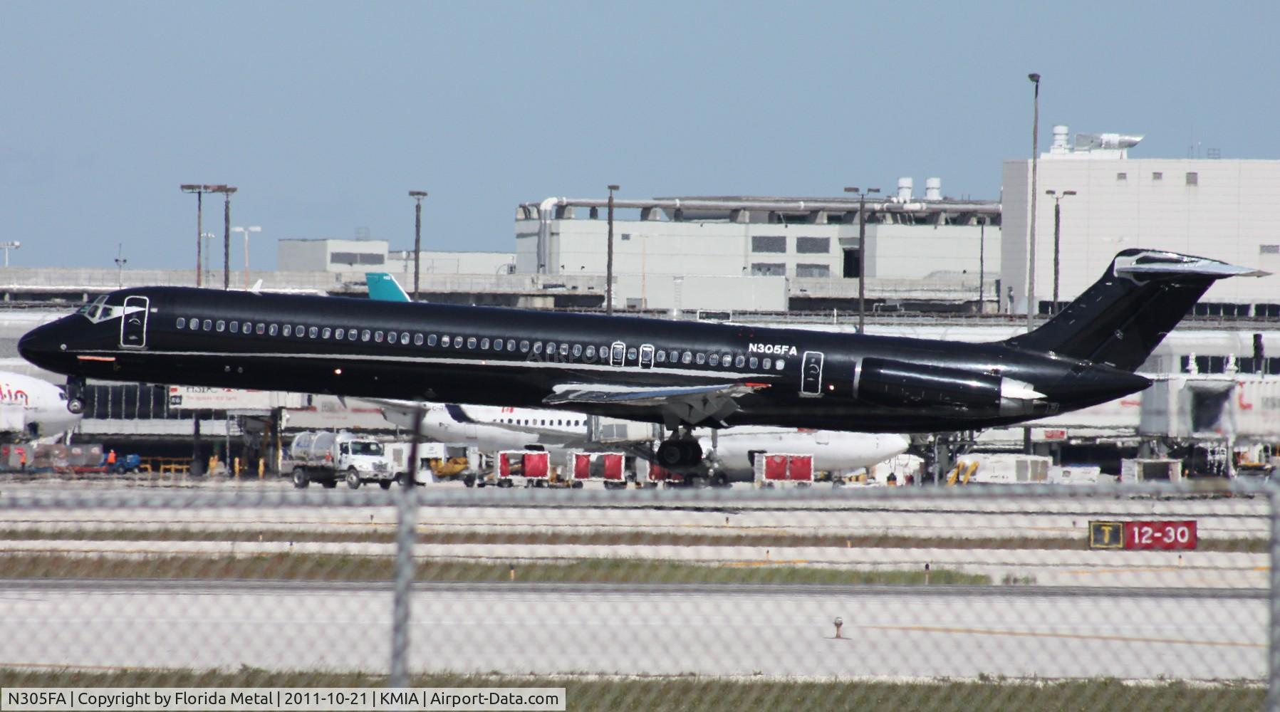 N305FA, 1986 McDonnell Douglas MD-83 (DC-9-83) C/N 49398, MIA spotting