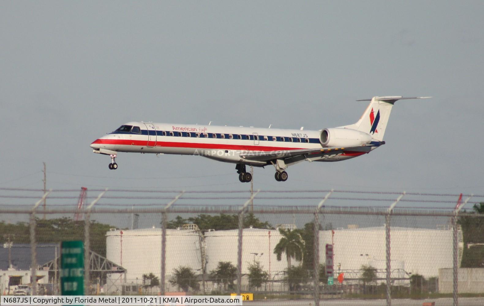 N687JS, 2004 Embraer ERJ-145LR (EMB-145LR) C/N 14500846, MIA spotting