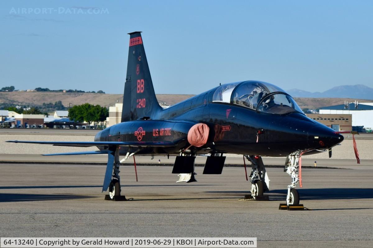 64-13240, 1964 Northrop T-38A-55-NO Talon C/N N.5669, Early morning on the north GA ramp. 9th Reconnaissance Wing, Beale AFB, CA.