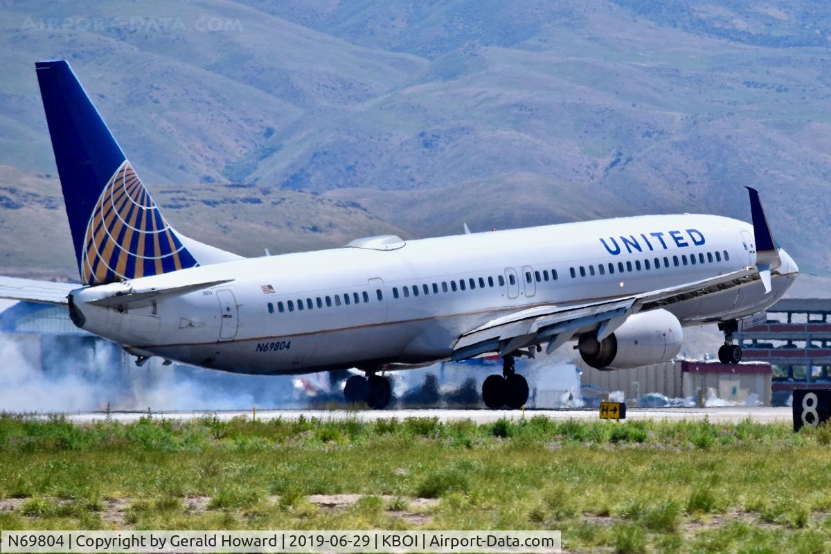 N69804, 2013 Boeing 737-924/ER C/N 42816, Landing RWY 10R.