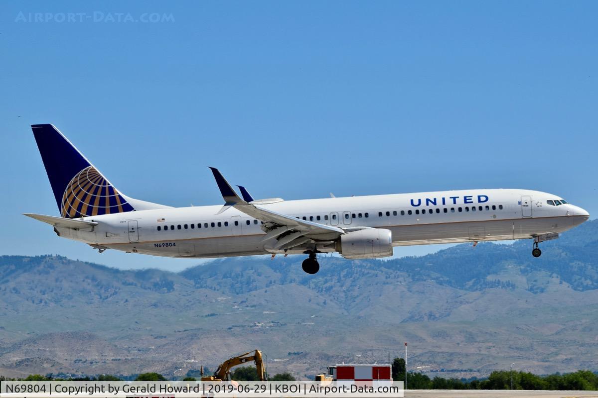 N69804, 2013 Boeing 737-924/ER C/N 42816, Over the numbers.