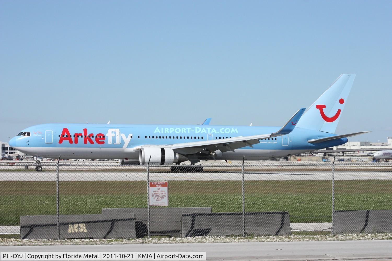 PH-OYJ, 2000 Boeing 767-304 C/N 29384, MIA spotting