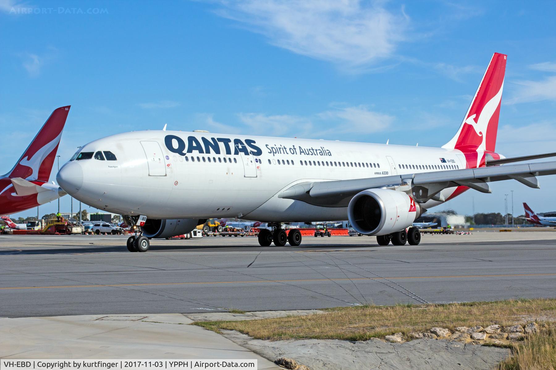 VH-EBD, 2003 Airbus A330-201 C/N 0513, Airbus A330. Qantas VH- EBD YPPH 03/11/17.