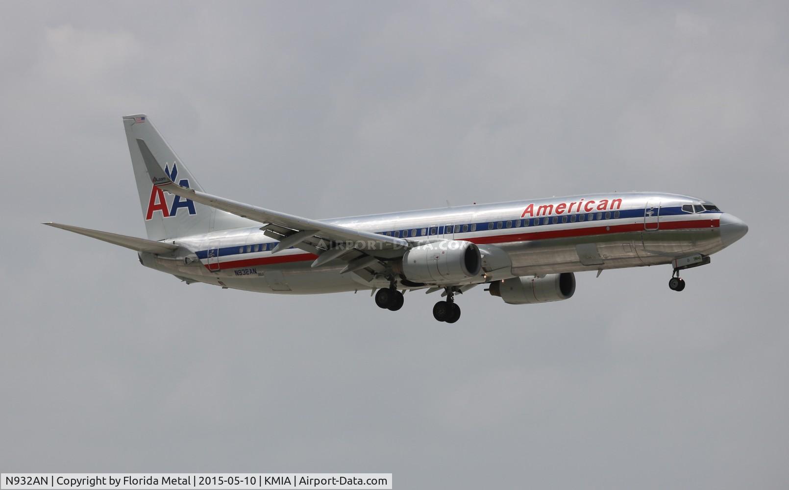 N932AN, 2000 Boeing 737-823 C/N 29530, MIA spotting