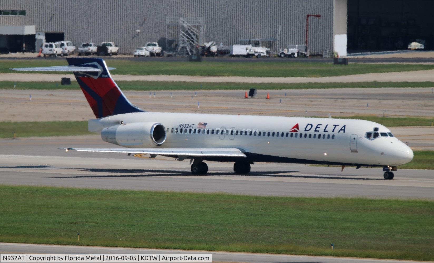 N932AT, 2000 Boeing 717-200 C/N 55073, DTW spotting