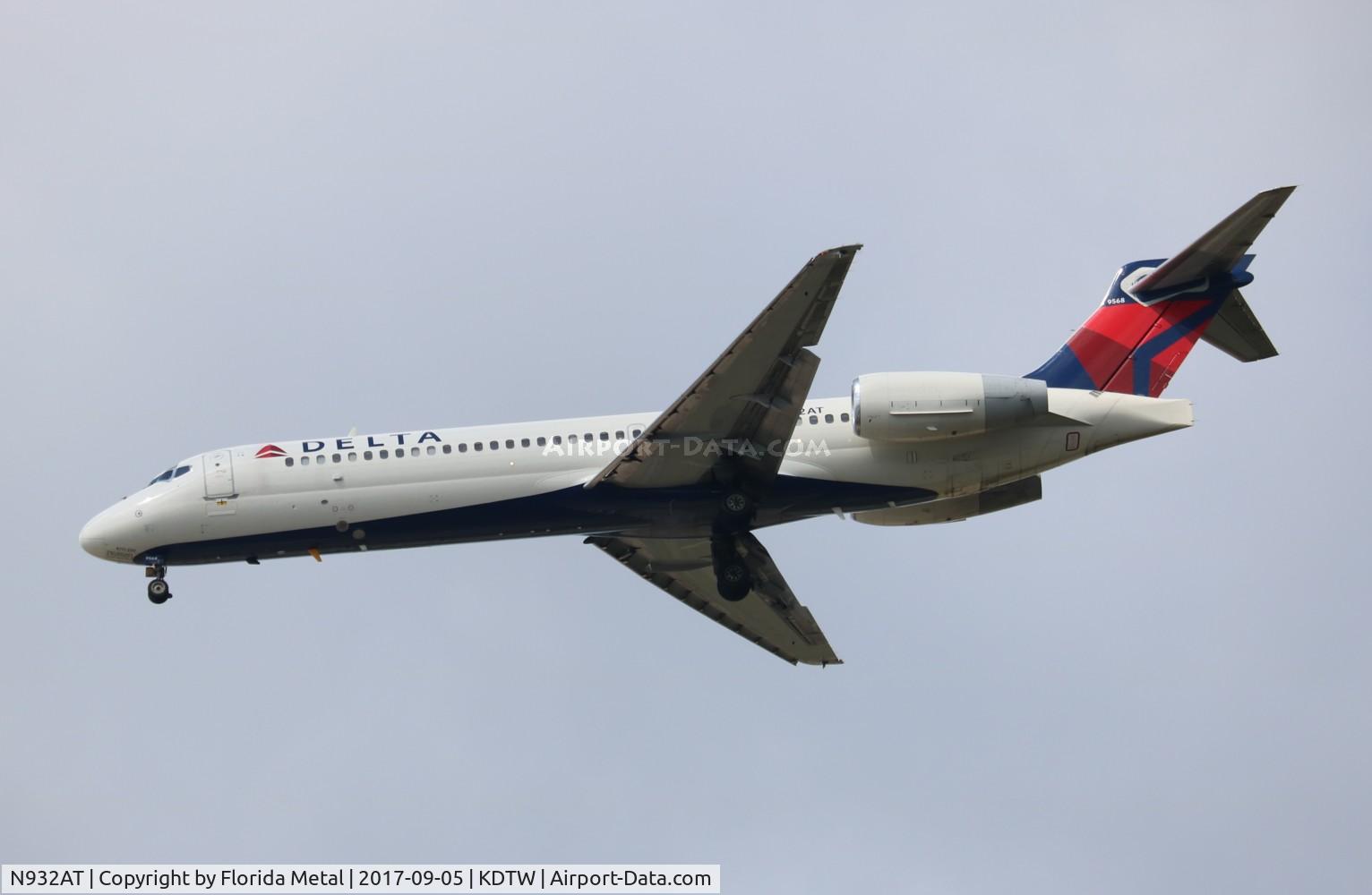N932AT, 2000 Boeing 717-200 C/N 55073, DTW spotting
